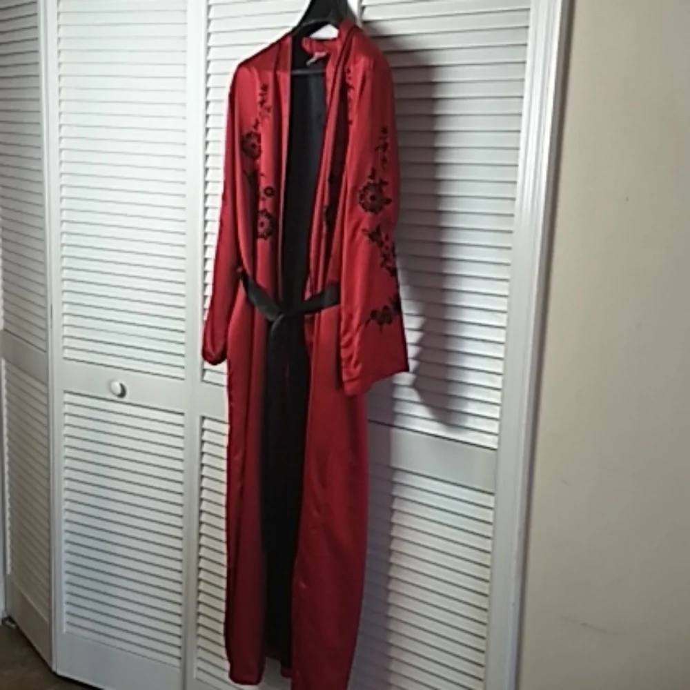 CABERNET Sleepwear-Robe
